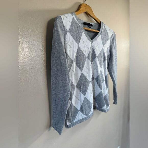 SALE! Gray Tommy Hilfiger Argyle V-Neck Sweater Size S EUC - Picture 4 of 6
